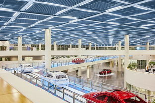 探秘工業之美 青少年寶馬工廠之行，手繪夢想與光影的交織